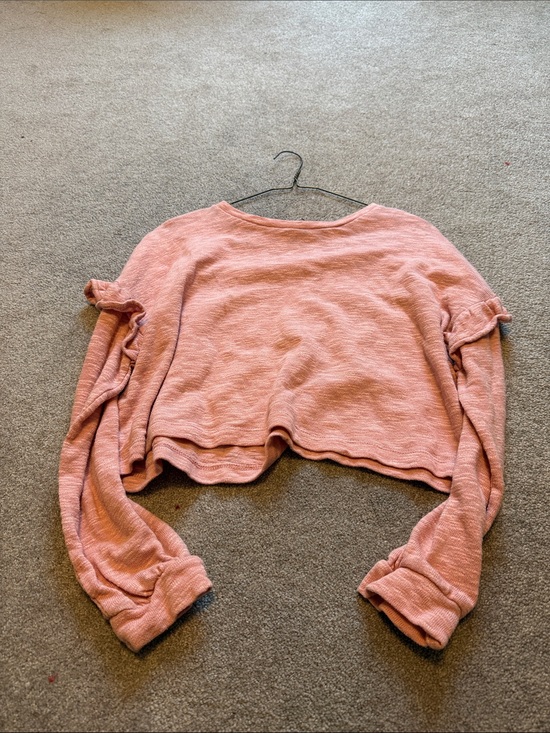 Old Navy Tops - Women’s Dusty Pink Cropped Long-Sleeve Top ruffle at the sleeves